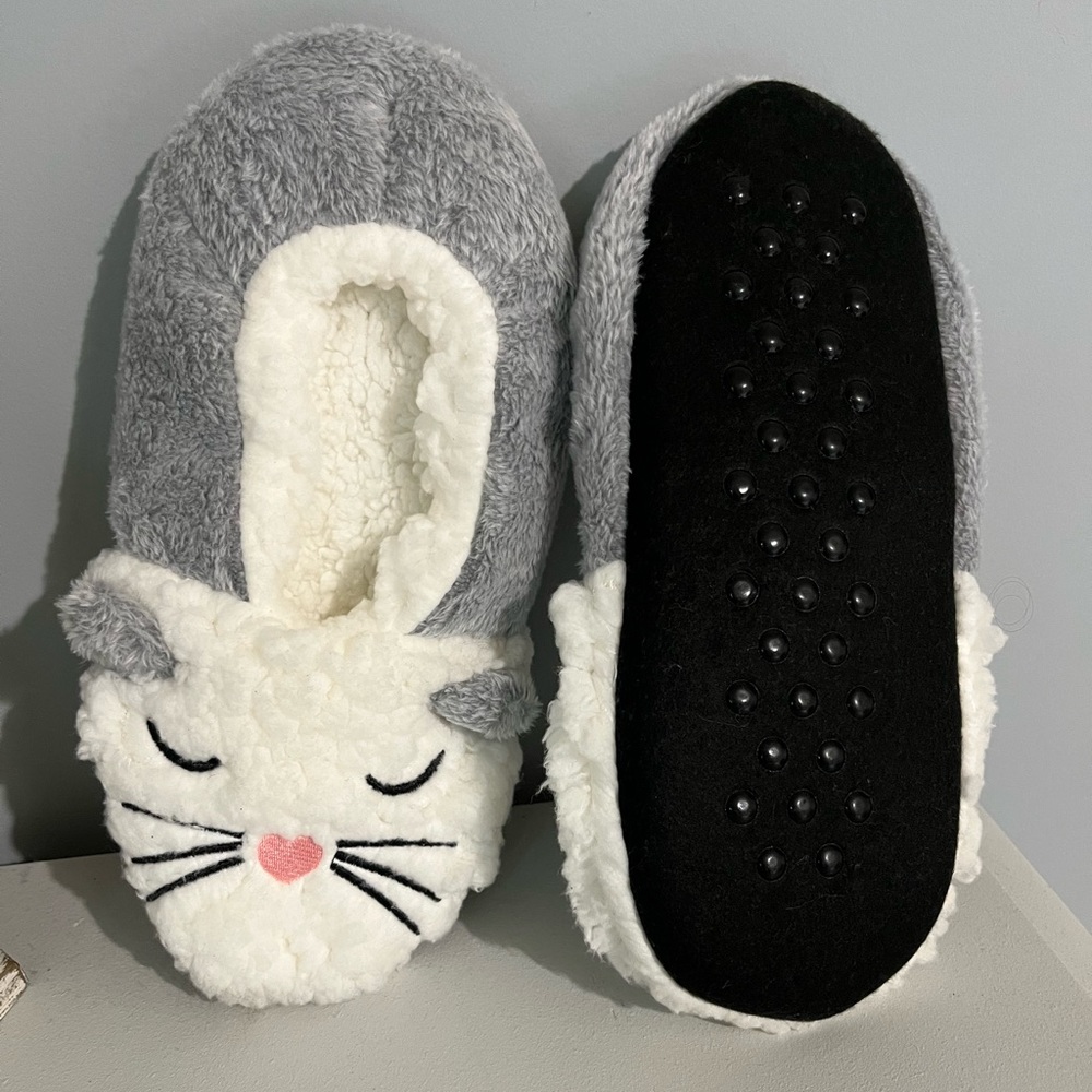 Fuzzy Babba Slippers Gray Kitty Cat House Shoes One Size New - Picture 6 of 8